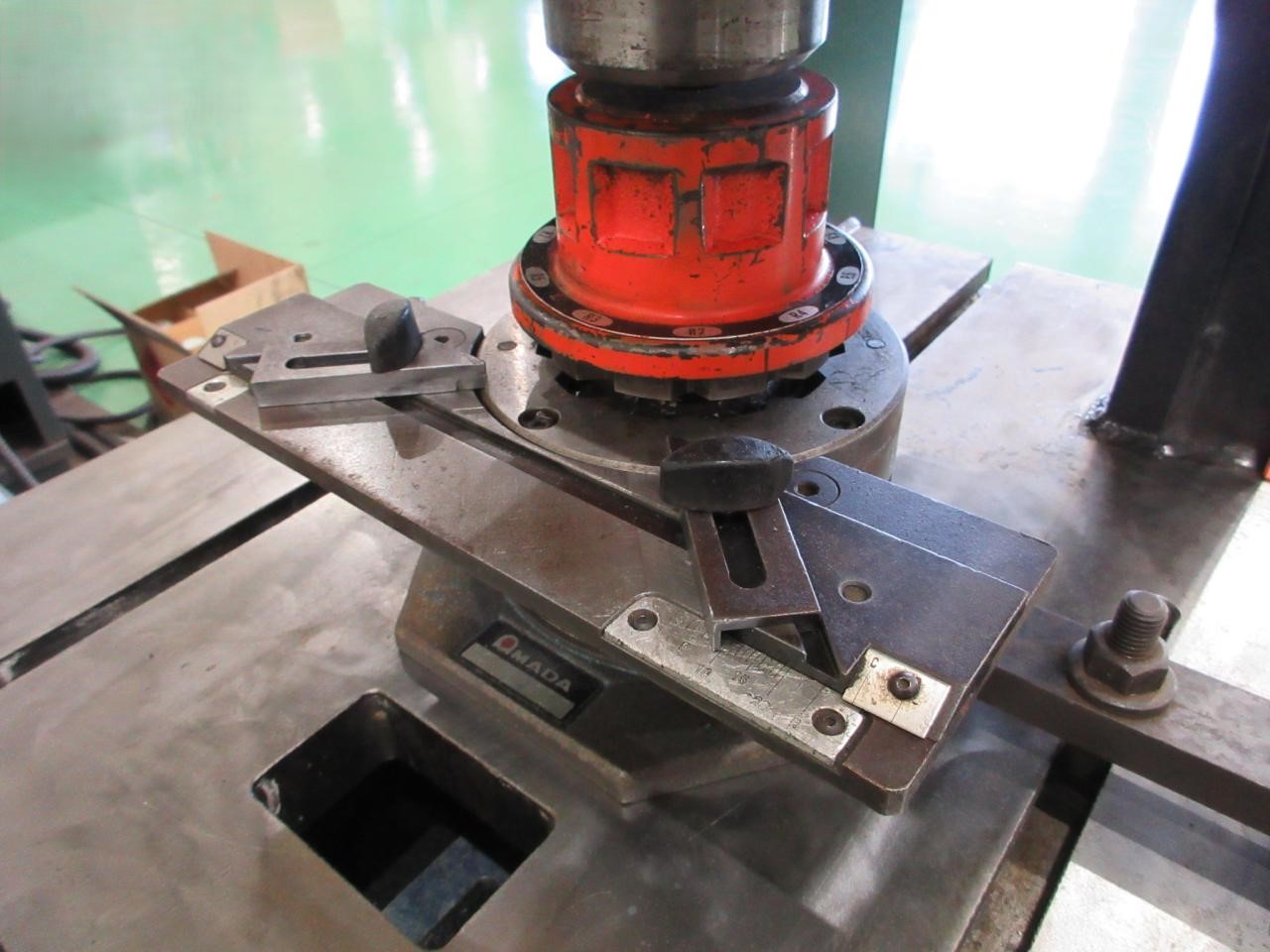 アマダ ハンマーパンチ HP-8