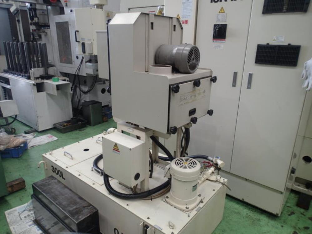 宇都宮製作所 NC工具研削盤 TGR-100A