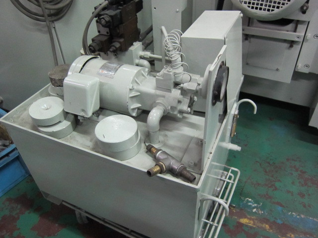 東京精機工作所 NC円筒研削盤 CSN-3035