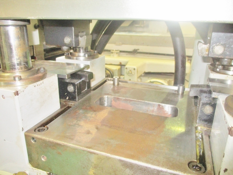 能率機械製作所 高速プレス LEM-3205C