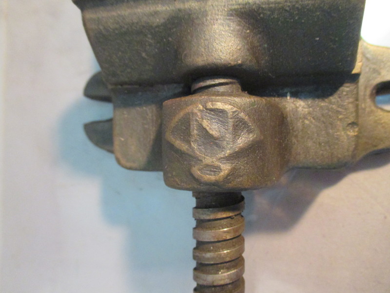 ボール盤用バイス