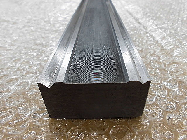 金型