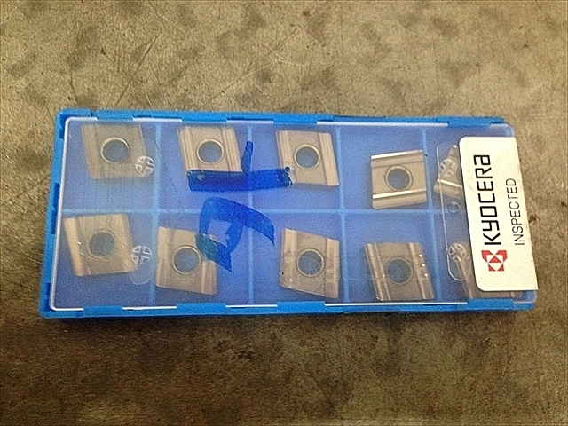 京セラ チップ CNGG120408R-25R