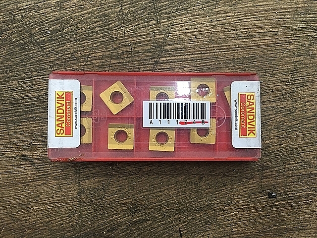 サンドビック チップ 新品 N331.1A-11 50 08H-PM 4030