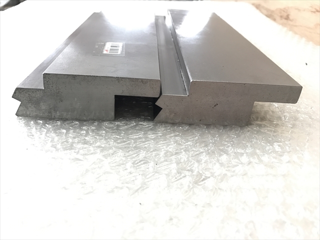 金型