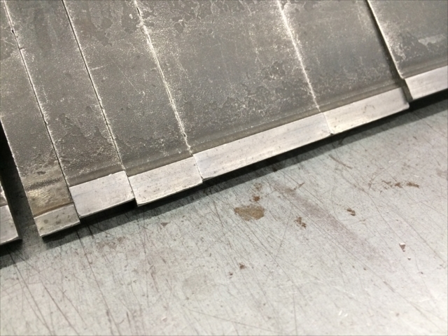 アマダ 金型