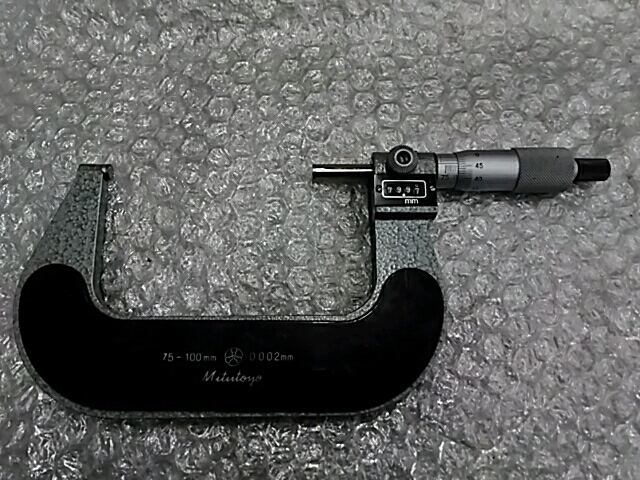 ミツトヨ カウント式外側マイクロメーター M820-100V(193-514)
