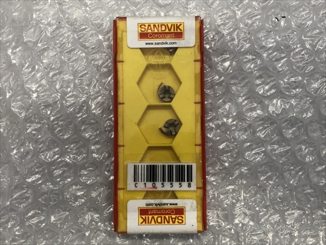 サンドビック チップ 新品 MB-07TH180UN-10R 1025