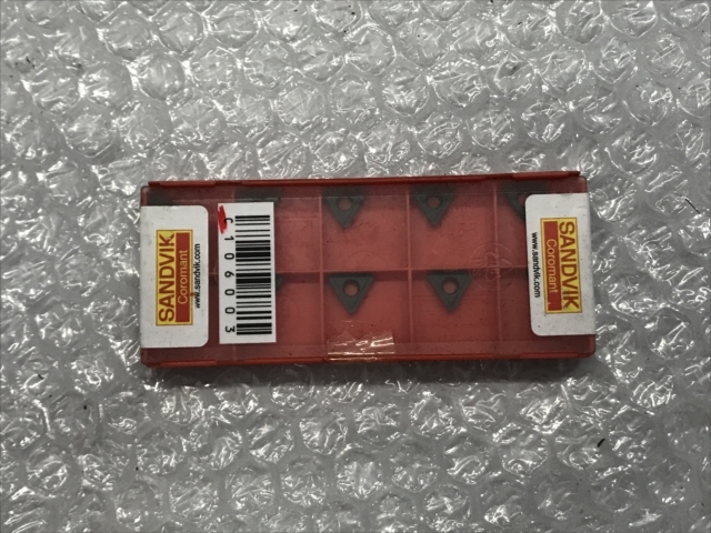 サンドビック チップ 新品 TCMT110208-UR 4235