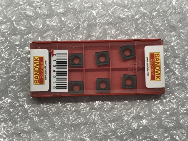 サンドビック チップ 新品 SCMT 09 T3 08-KR 3215