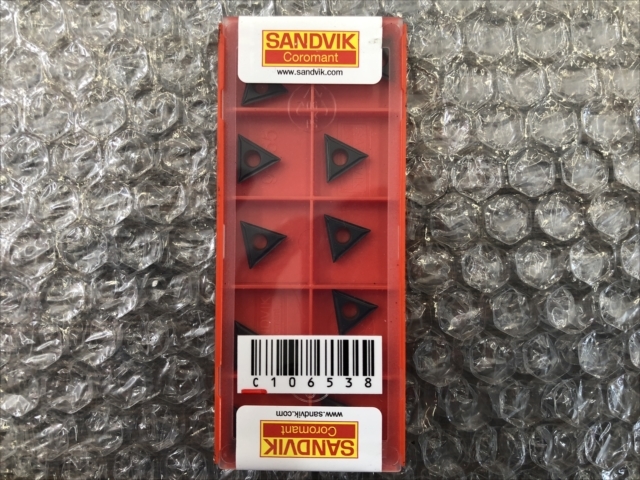サンドビック チップ 新品 TCMT110202-UF 4325