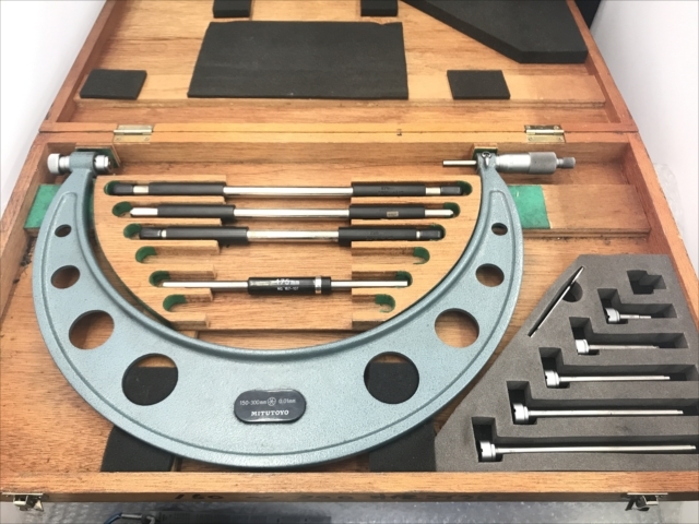 ミツトヨ 替アンビル式マイクロメーター OMC150-300(104-136)