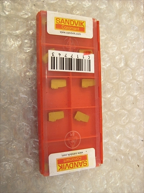 サンドビック チップ 新品 N151.2-300-5E