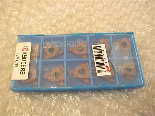 京セラ チップ 新品 GBA43R300-030