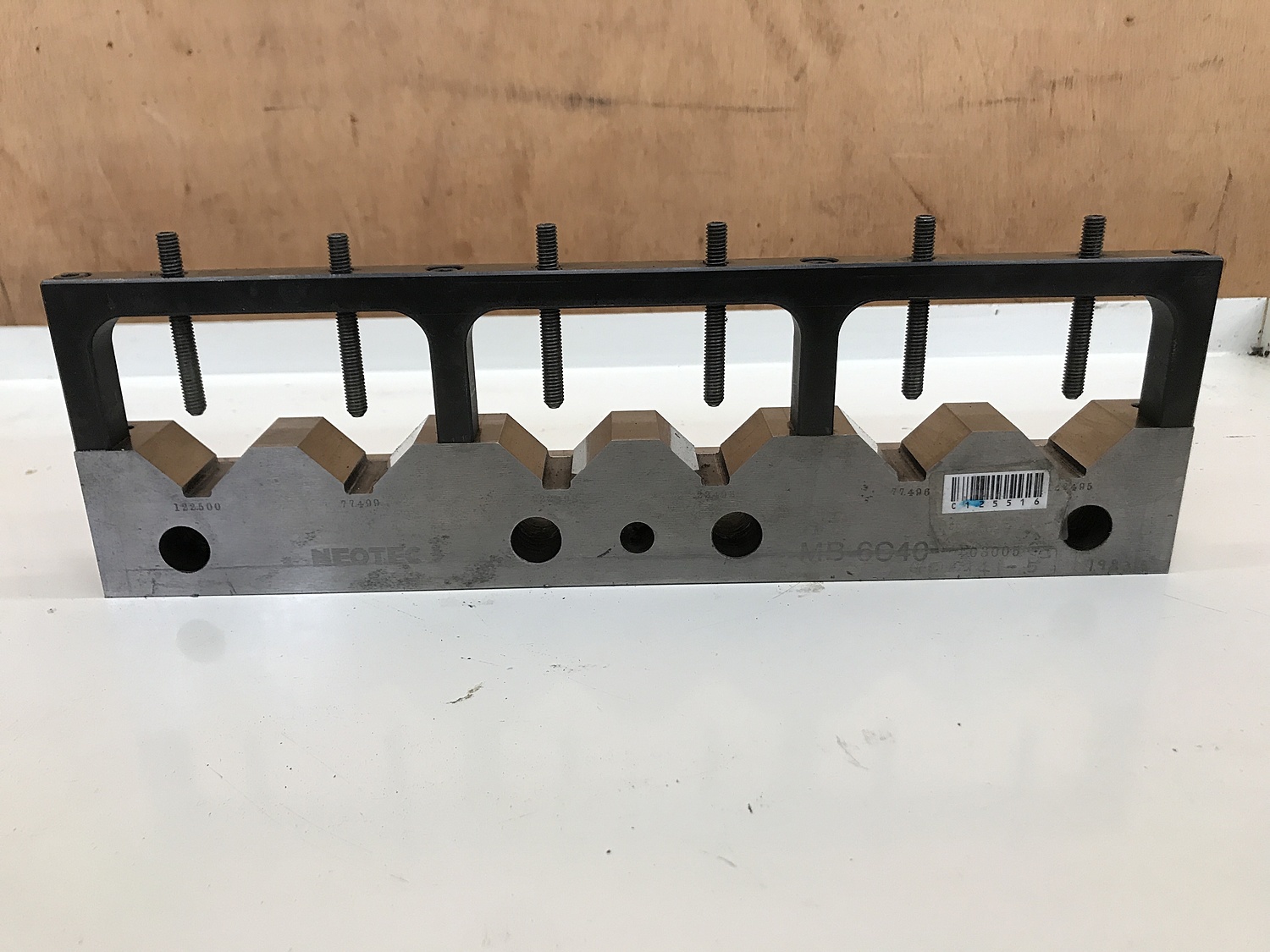 NEOTEC 放電加工用Vブロック MB-6C40