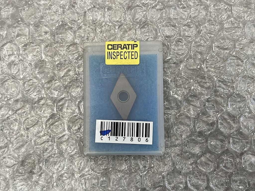 京セラ チップ 新品 DNGA150408T01215ME