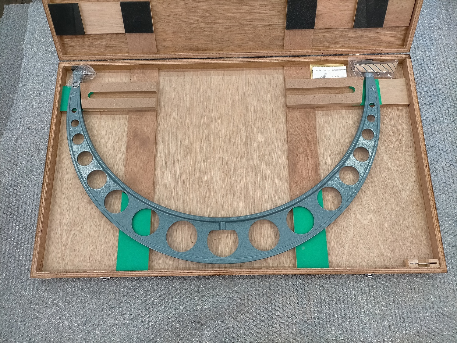 ミツトヨ 外側マイクロメーター OM-825