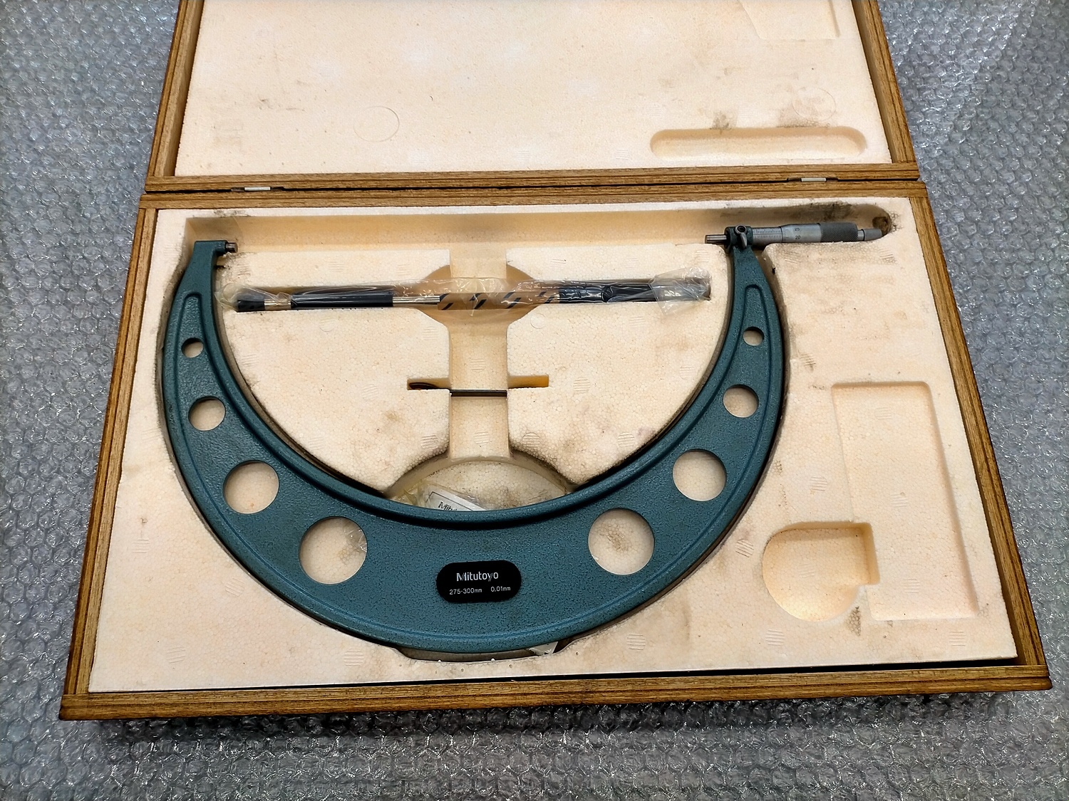 ミツトヨ 外側マイクロメーター OM-300(103-148)