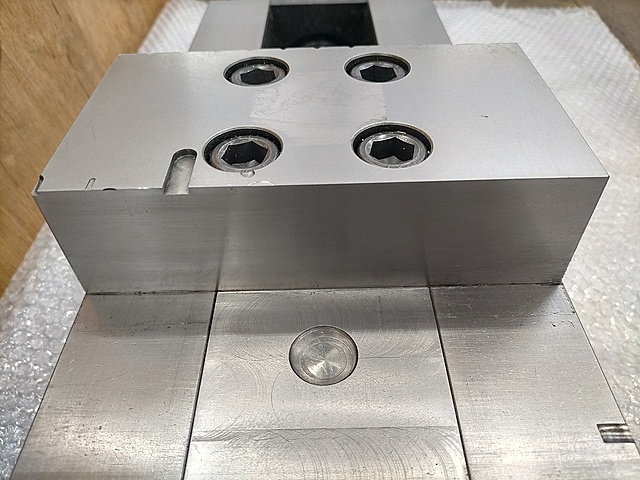 安田工業 精密バイス YPV-180