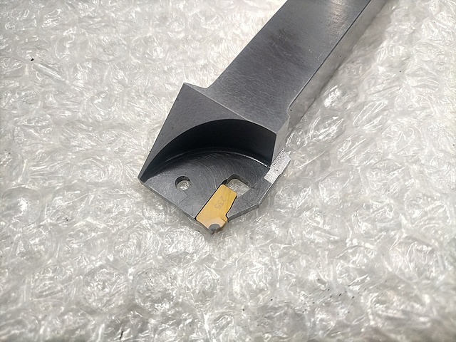 サンドビック バイトホルダー R151.20-2020-40