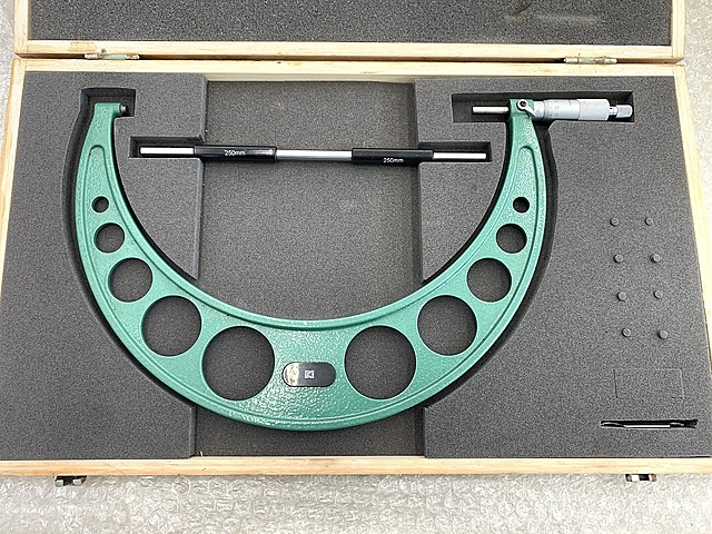 新潟精機 外側マイクロメーター MC106-275