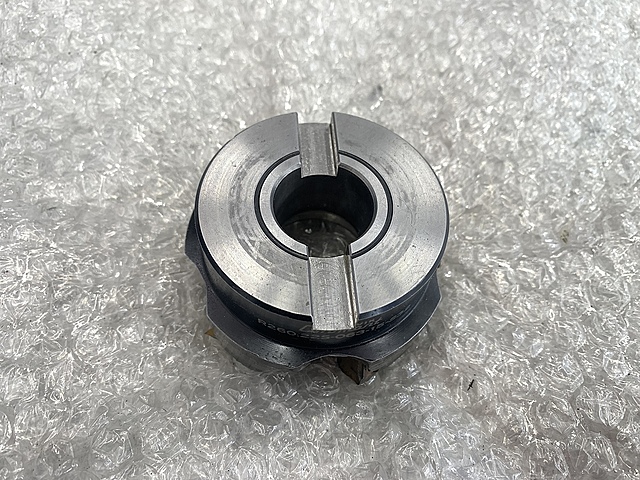 サンドビック フェイスミルカッター R260.22S-063-15-S32