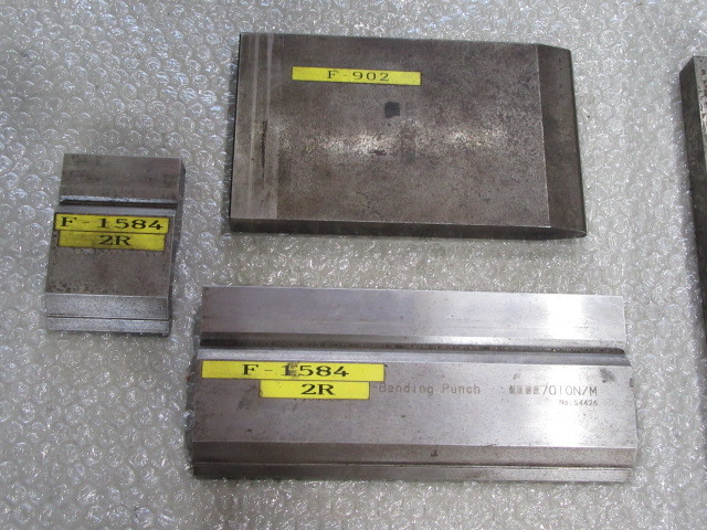 金型1山