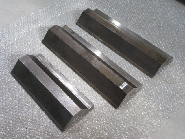 金型1山
