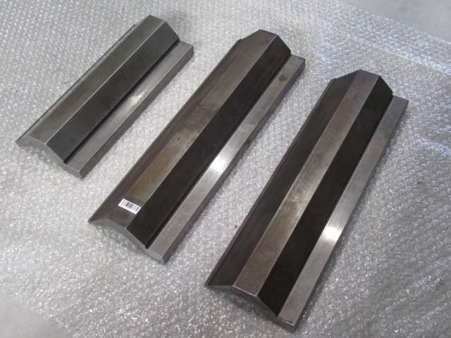 金型1山