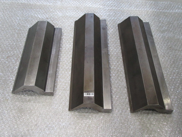 金型1山