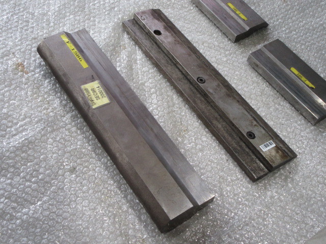 金型1山