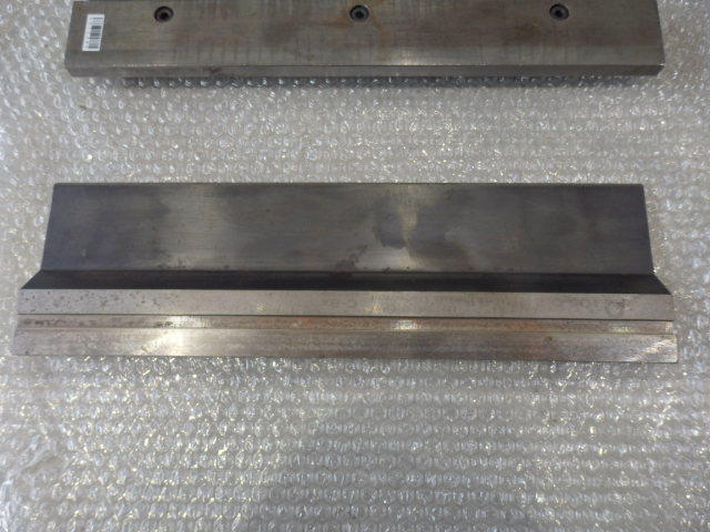 金型1山