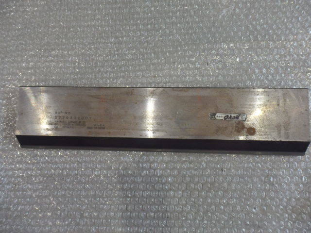 金型1山