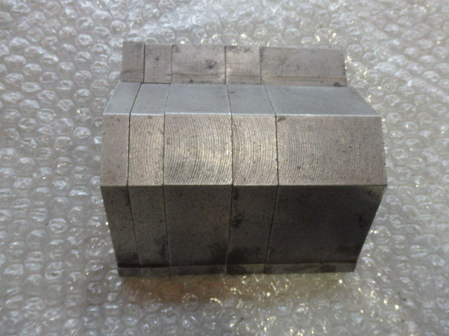 金型1山