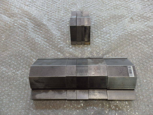 金型1山