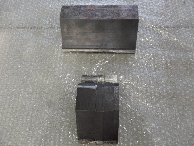 金型1山