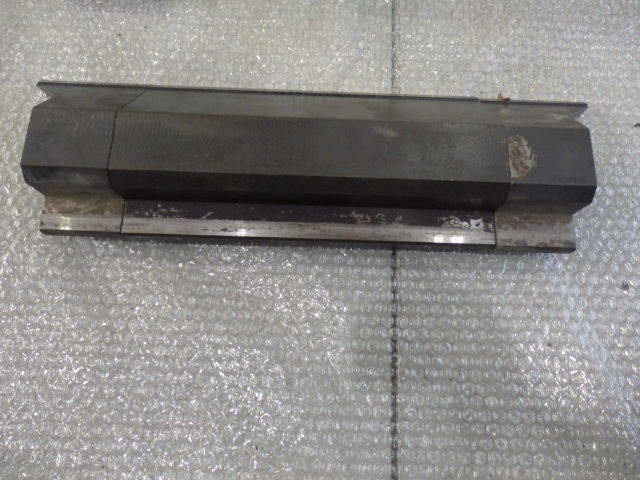 金型1山