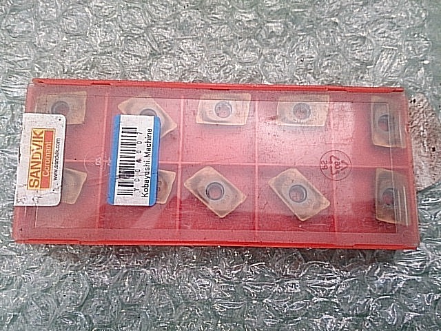 サンドビック チップ R390-18 06 08M-KM 1020