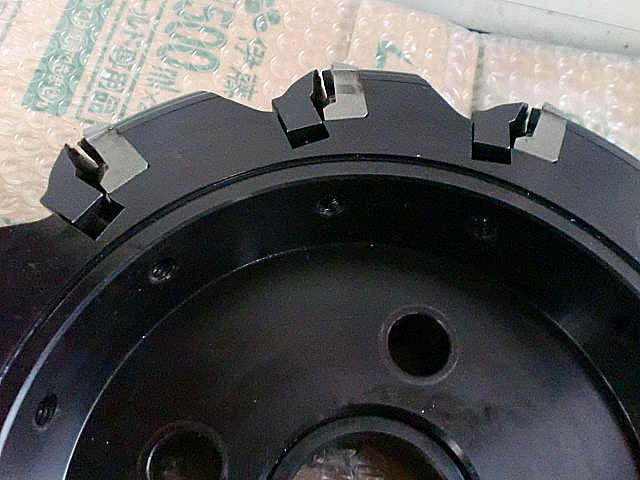 サンドビック フェイスミル RA260.22S-250-25J-47.6W