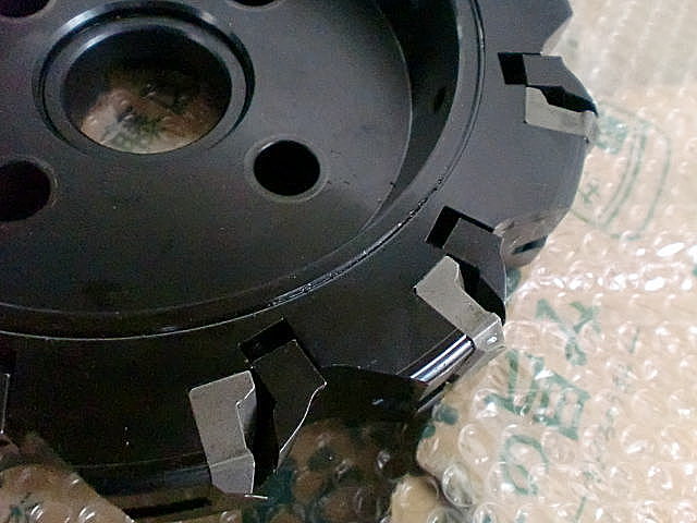 サンドビック フェイスミル RA260.22S-250-25J-47.6W