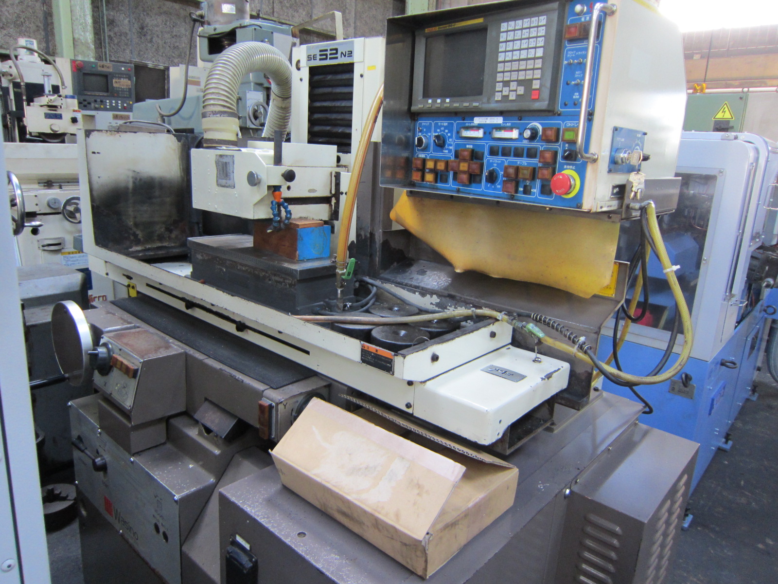 アマダワシノ NC平面研削盤 SE-52N2