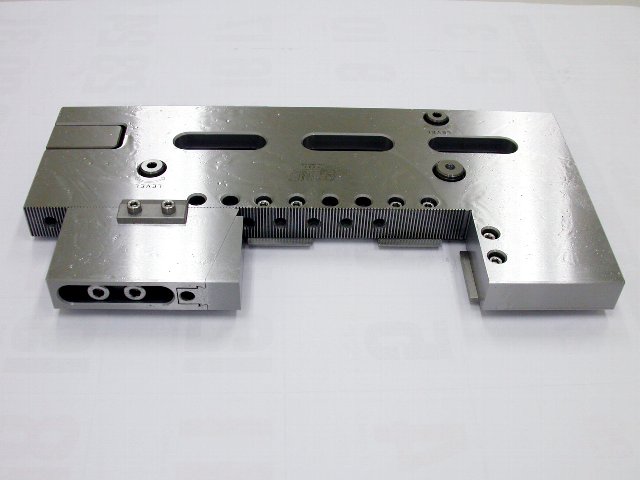 GIN ワイヤーカット用精密バイス WPV-320