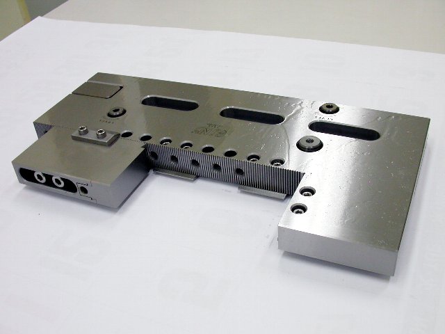 GIN ワイヤーカット用精密バイス WPV-320