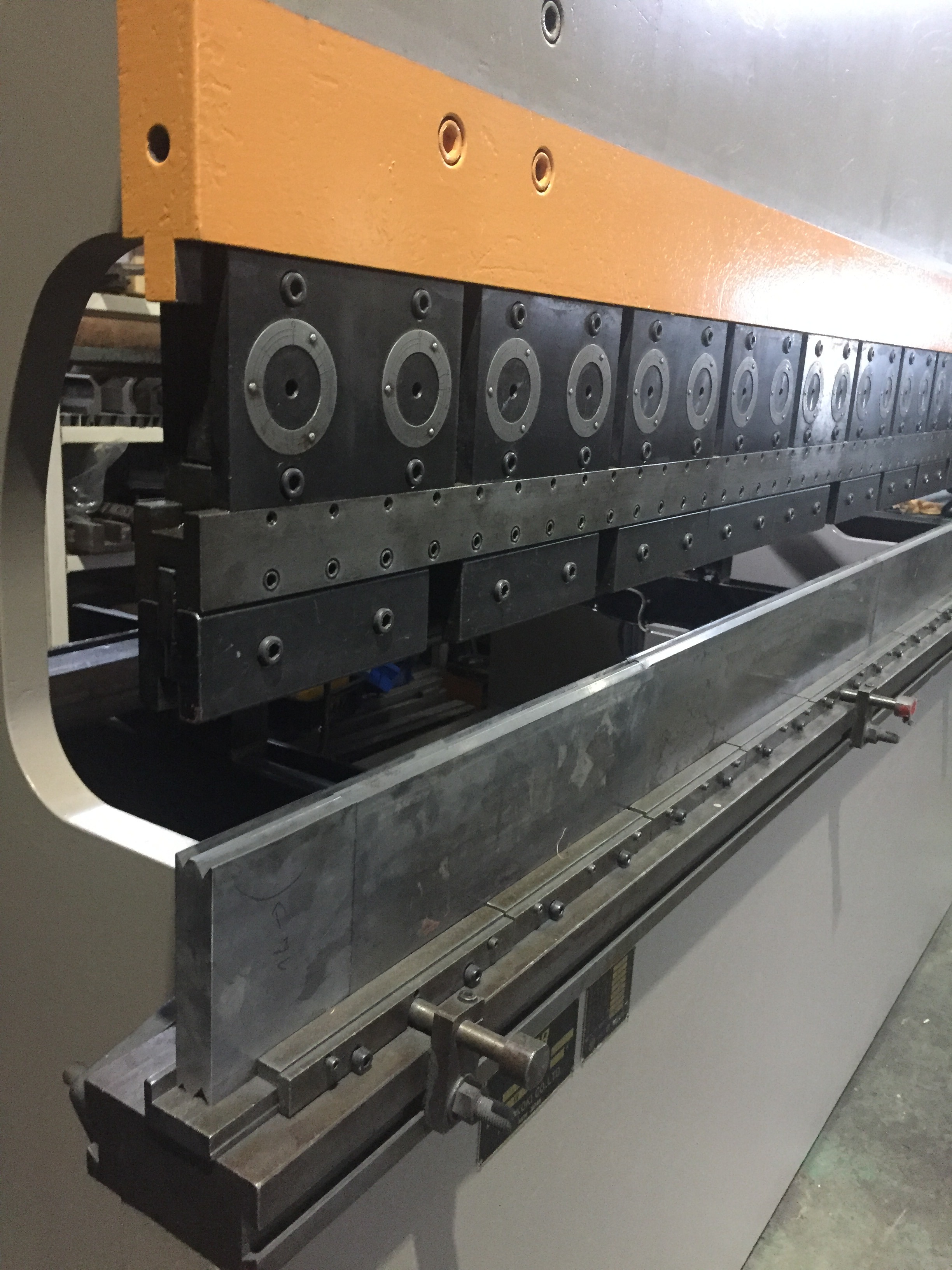 東洋工機 3000mmプレスブレーキ HPB-12530AT