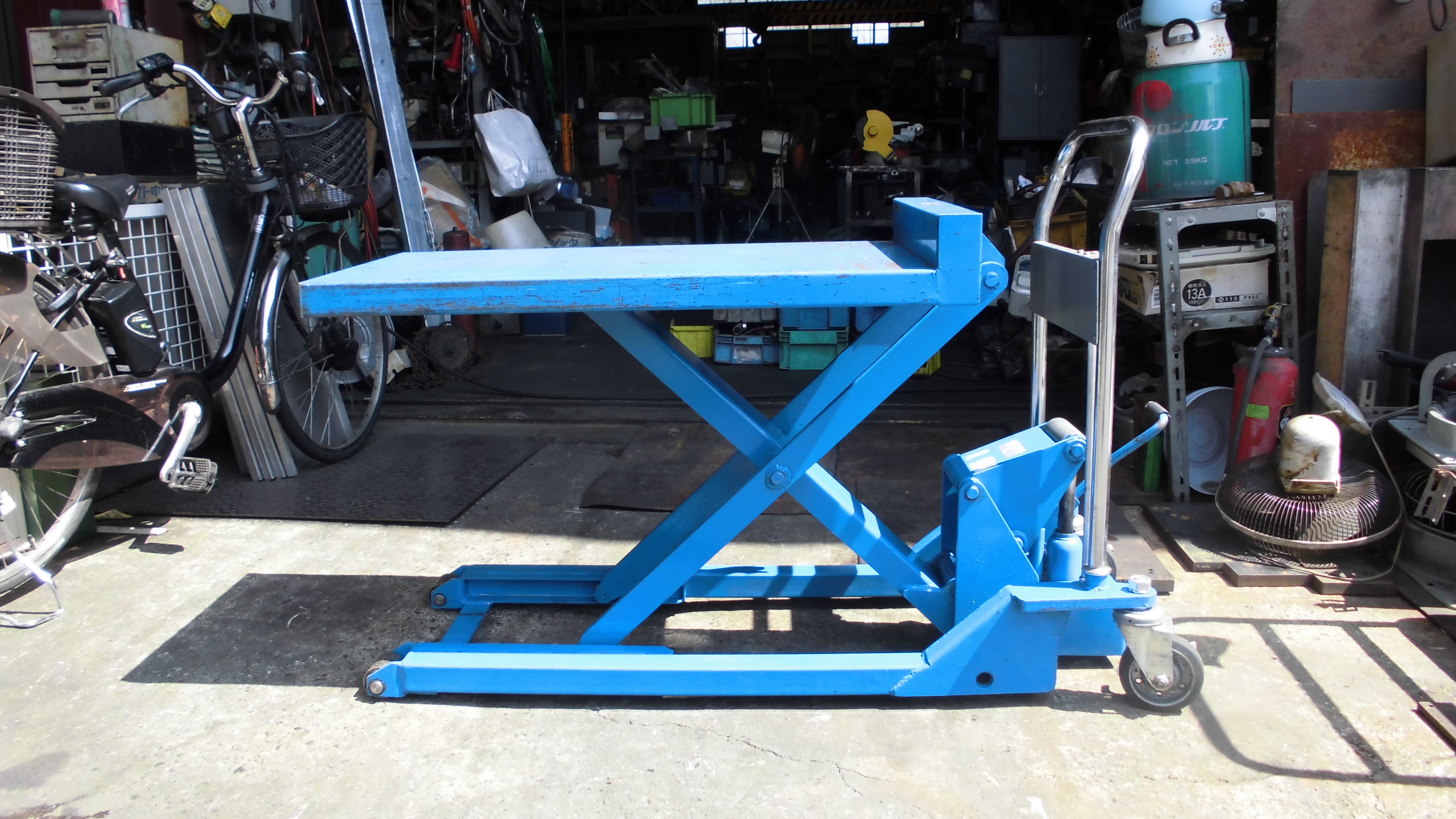 花岡車両株式会社 ハンドリフト