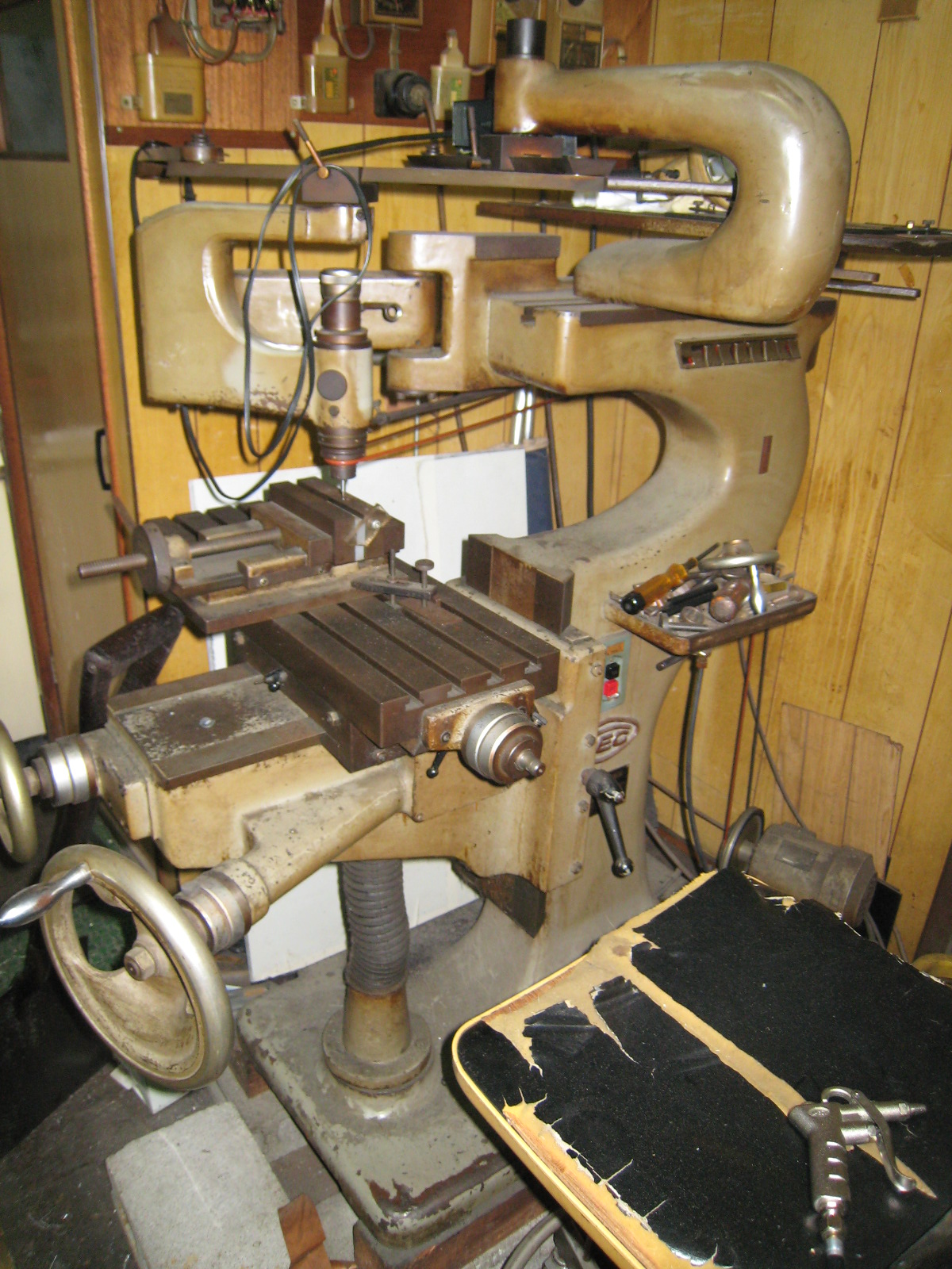 坂崎鉄工 彫刻機 SP-V29N | マシンライフ