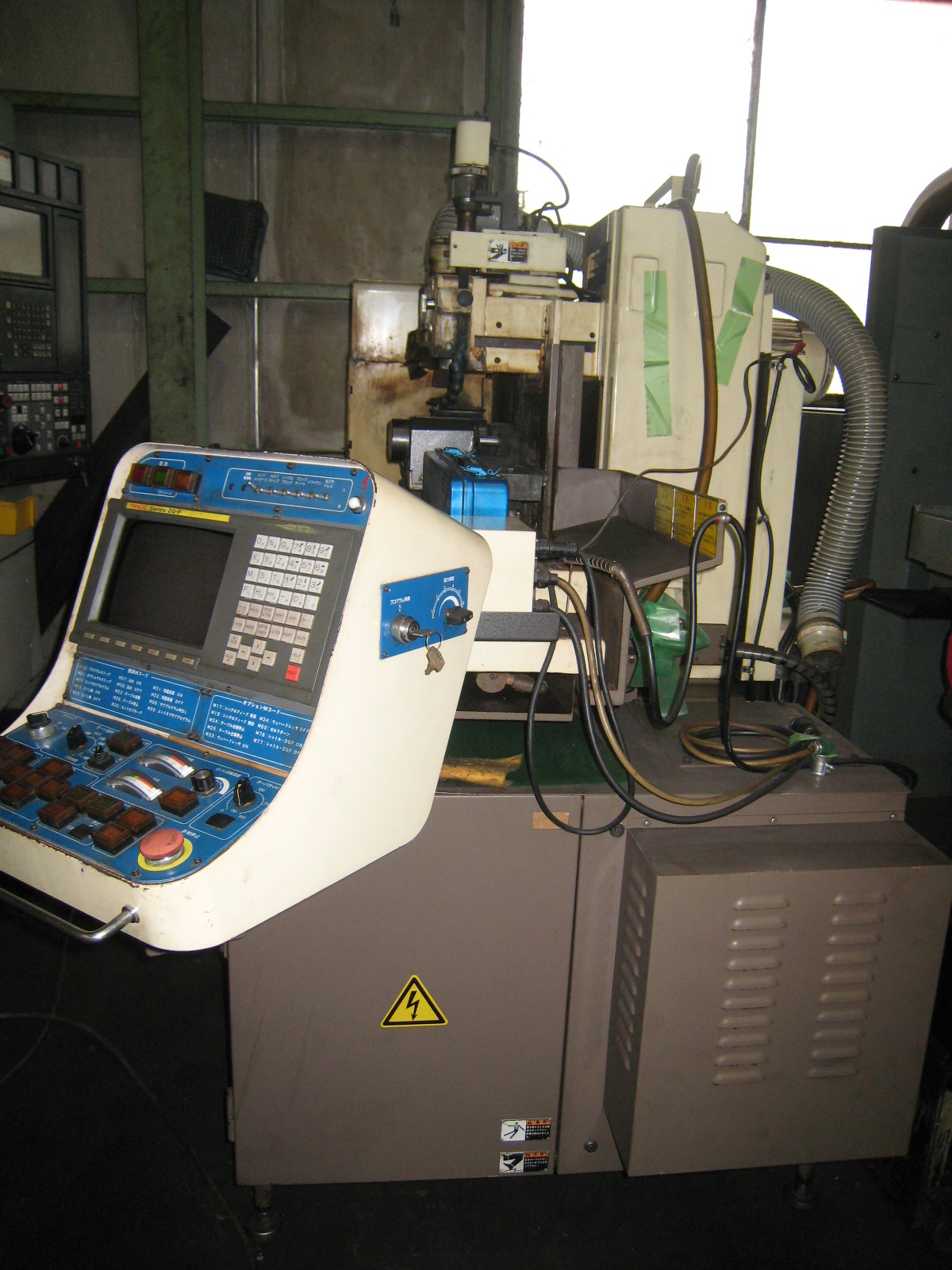 アマダワシノ NC平面研削盤 SE-52N2