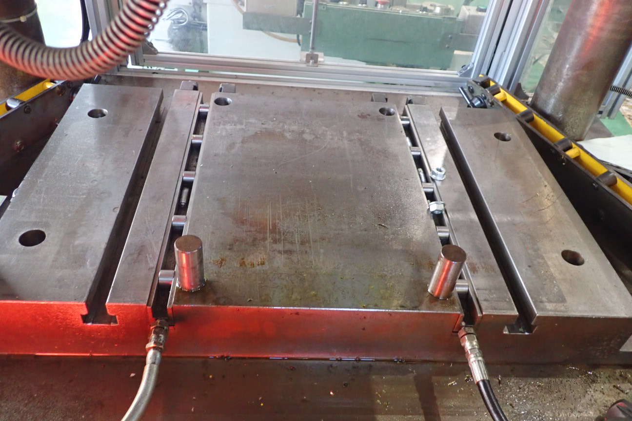 天立工業 油圧プレス