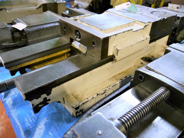 津田駒 油圧バイス 200