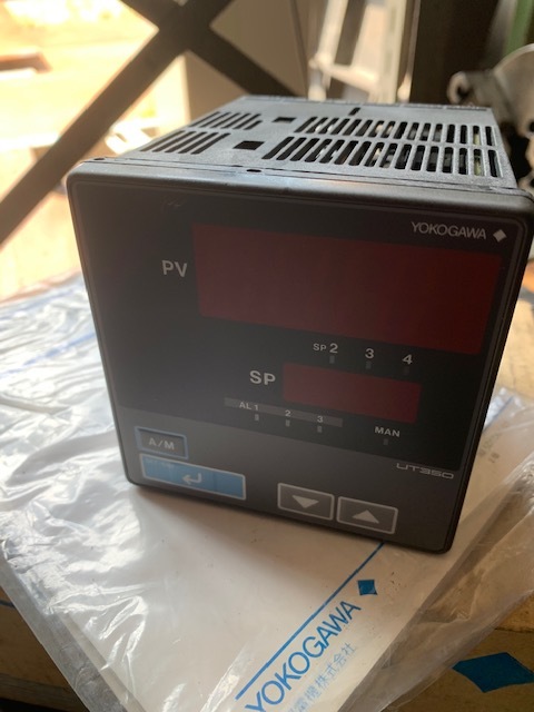 横河電機 過熱防止温度計 UT350-00　新品